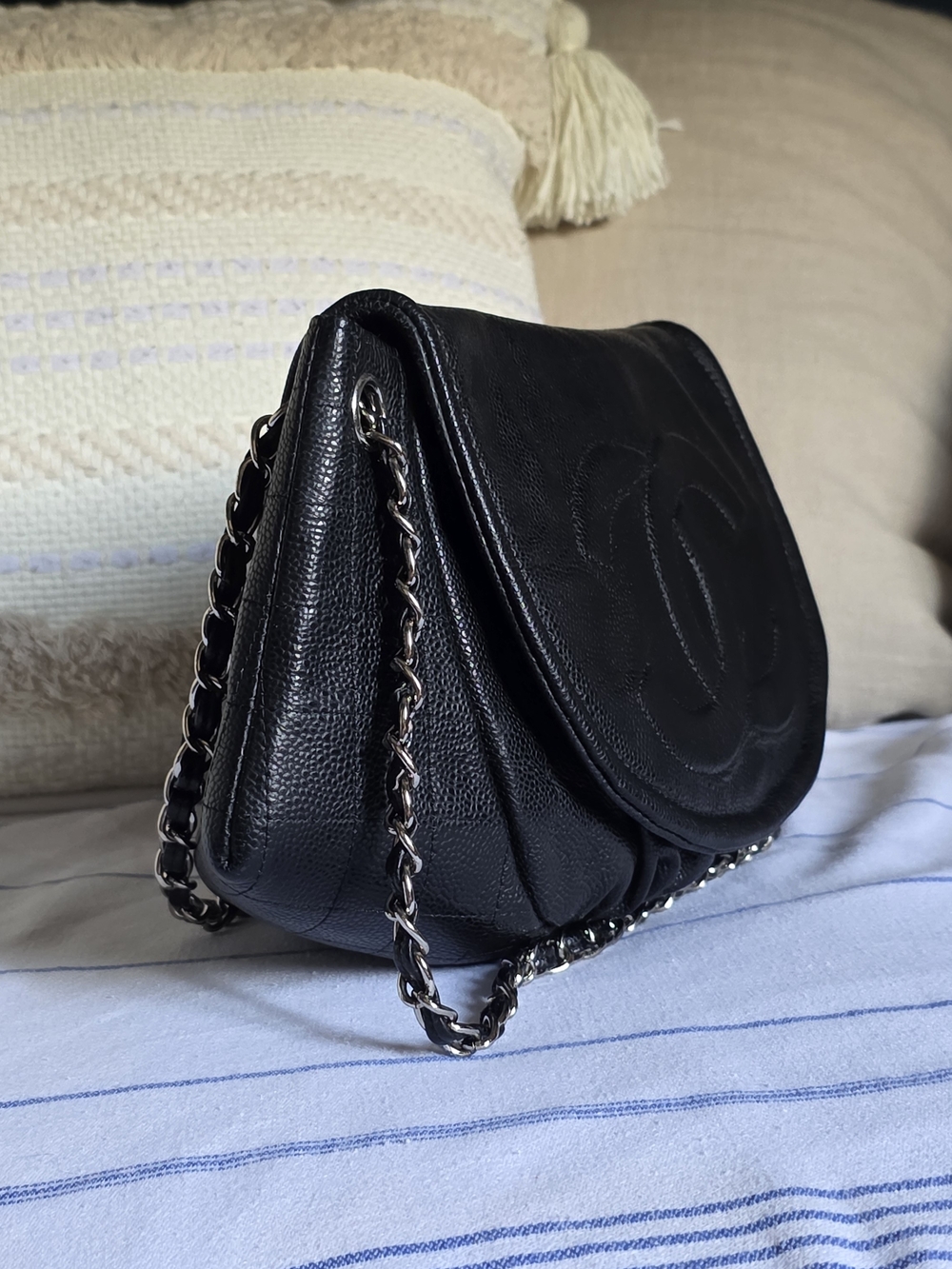 Chanel Half Moon Large Flap Bag in black caviar leather with silver-tone - Picture 2 of 11